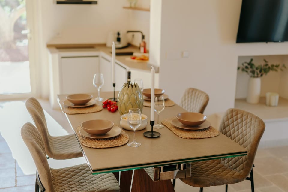 Living room, Dining area, kitchen