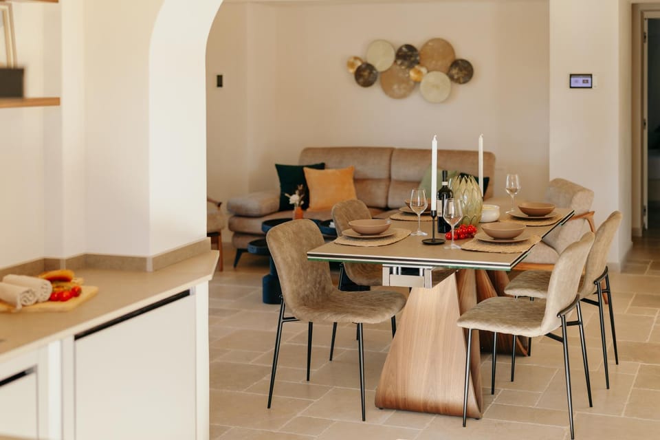 Living room, Dining area, kitchen
