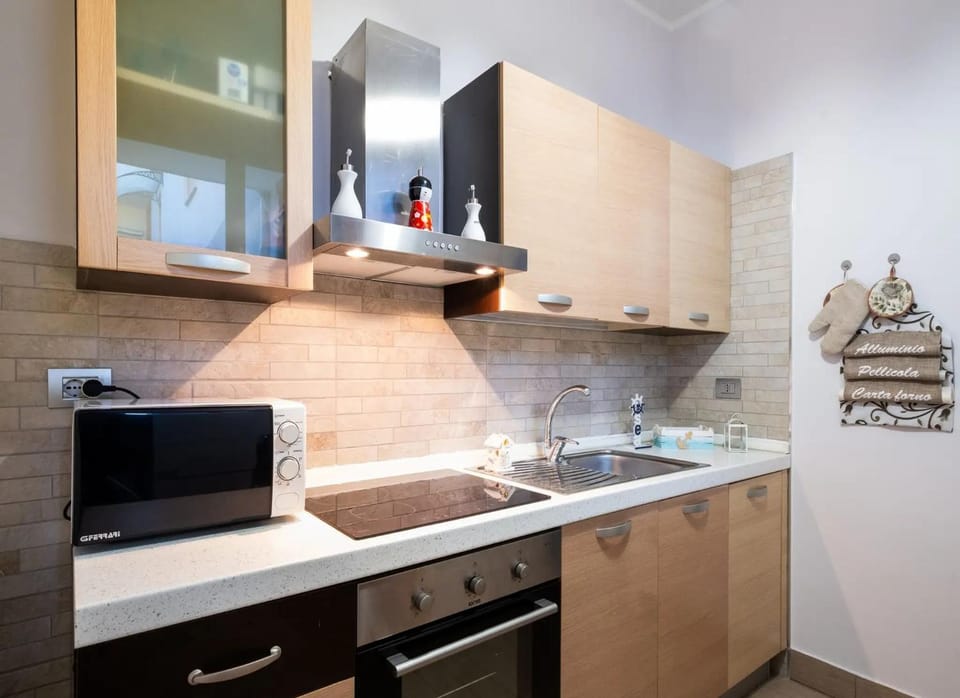 microwave, oven, kitchen