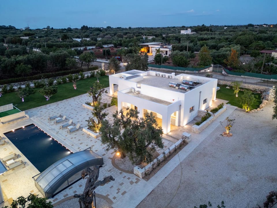 Property building, Swimming pool