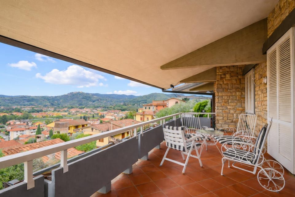 Balcony/Terrace, Mountain view