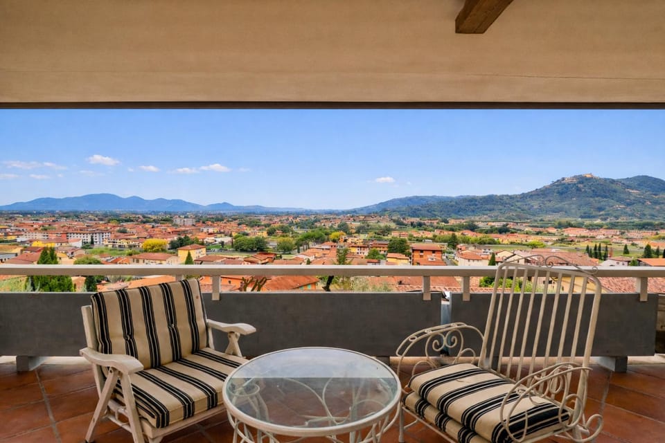 View (from property/room), Balcony/Terrace, Mountain view