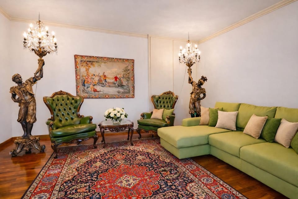 Living room, Decorative detail, Seating area