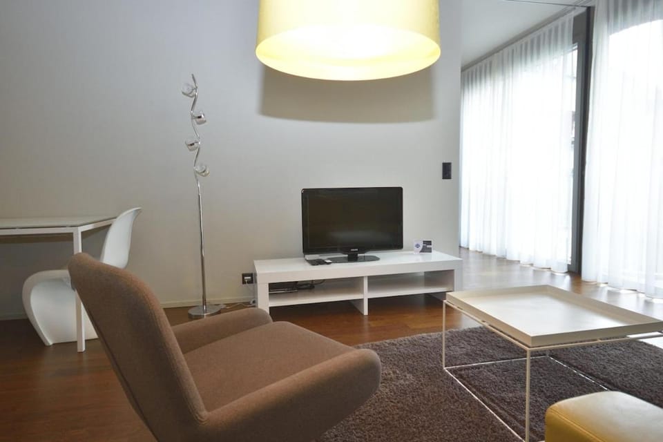 1BR - Modern, stylish, centrally located - Baron 26 Apartment in Zurich City