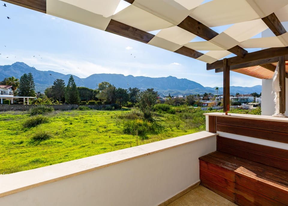 Day, Garden, Balcony/Terrace, Mountain view