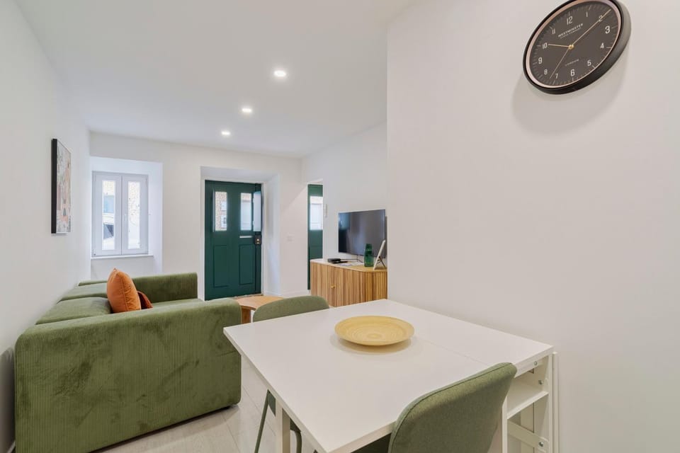 TV and multimedia, Living room, Dining area