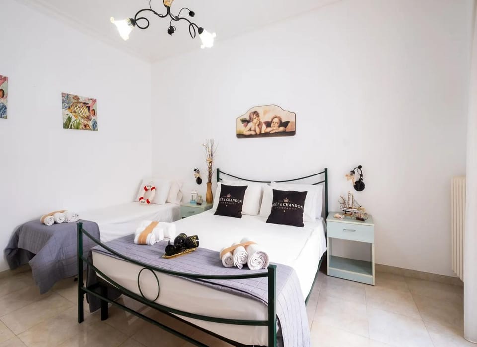 Bed, Decorative detail, Bedroom
