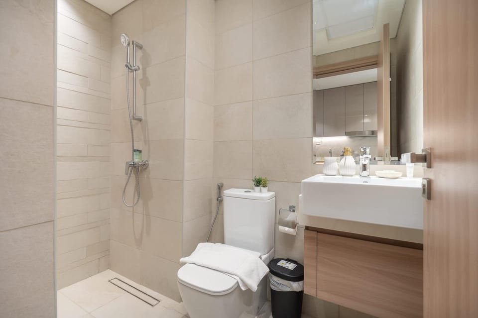 Free housekeeping visits during your stay - StayShort - Modern Studio in Azizi Riviera 46 Sleeps 2 Apartment in Dubai