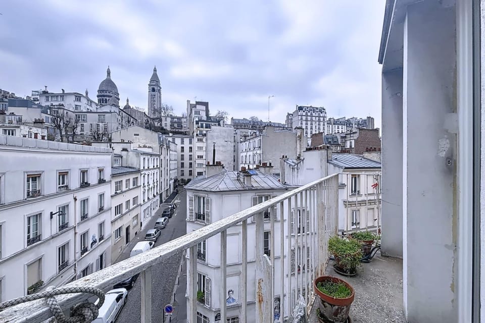 Cozy apartment with a view of the Sacré-Cœur Apartment in Paris