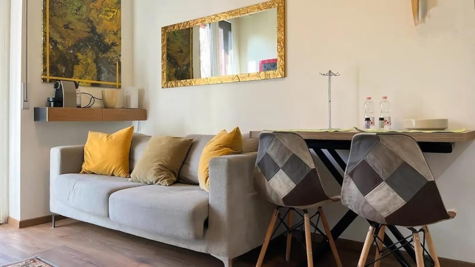 De Angeli District Lust Apartment Apartment in Milan