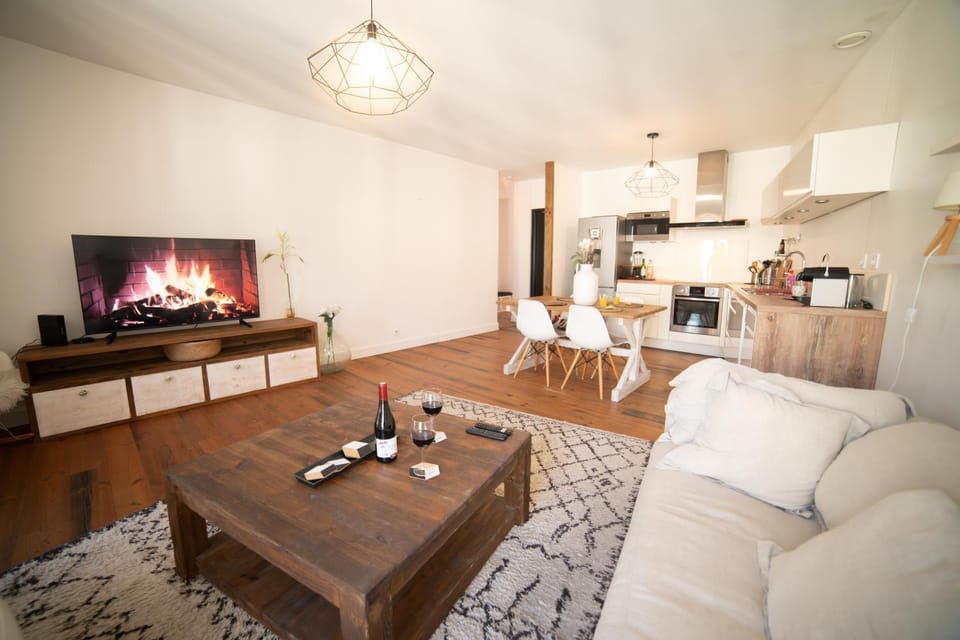 TV and multimedia, Living room, Dining area, kitchen