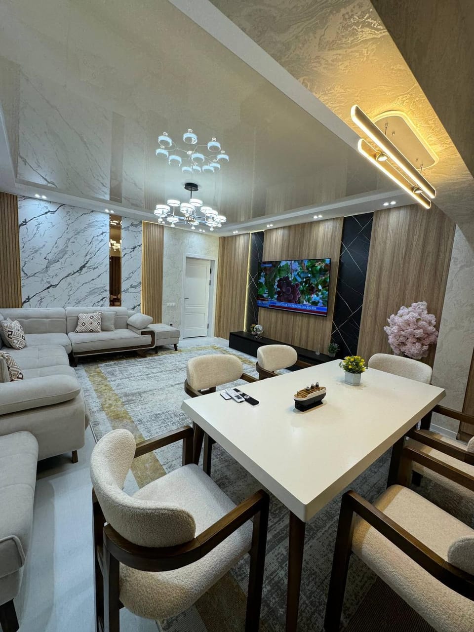 TV and multimedia, Photo of the whole room, Seating area