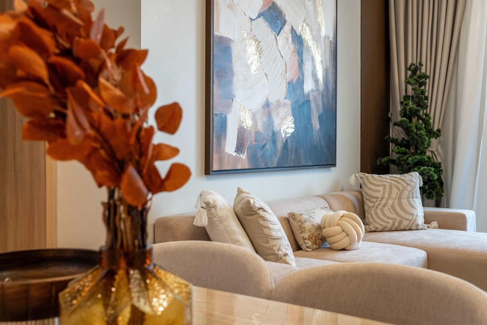 Luxury 2BR w City View Balcony Apartment in Dubai