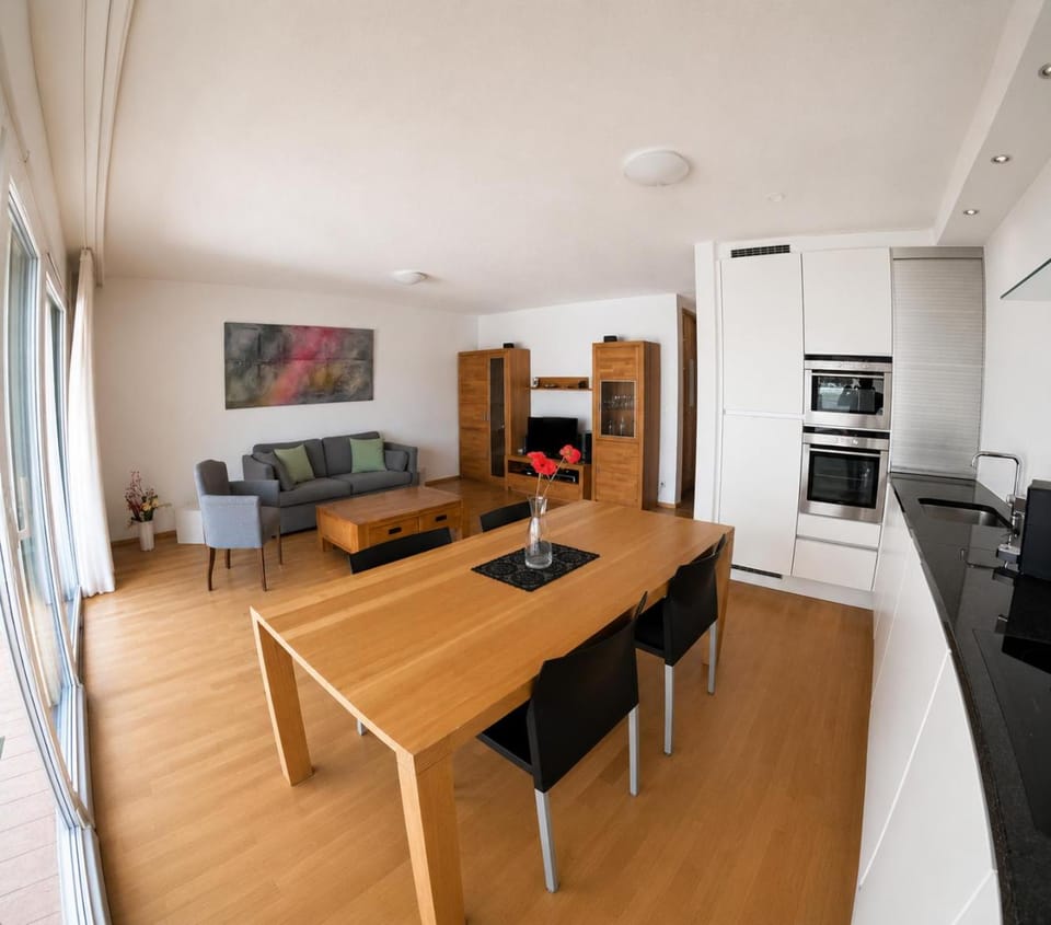 Living room, Dining area, kitchen