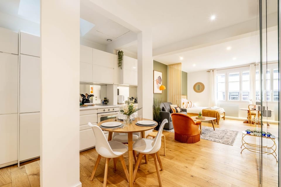 Dining area, kitchen