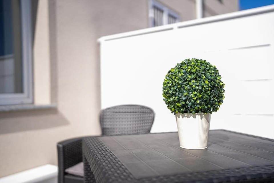 KeyRoom Patio & Parking near Lake Como House in Como