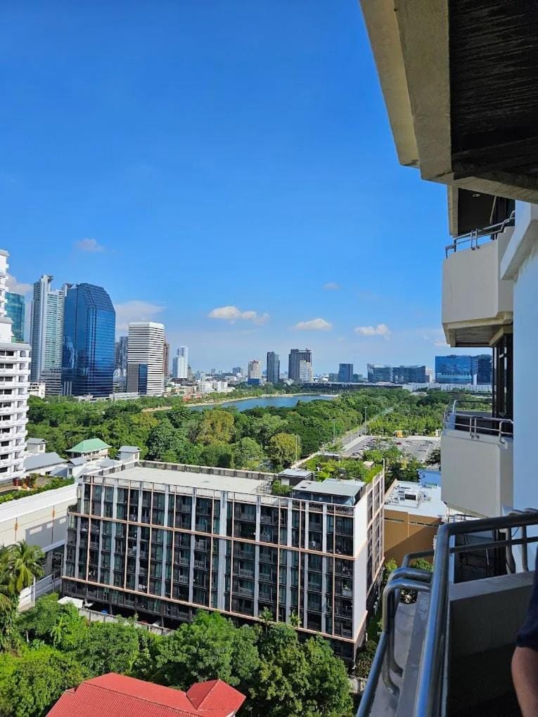 Large 6 Pax Bedroom with 3 Beds and Balcony next to Nana BTS Apartment in Bangkok