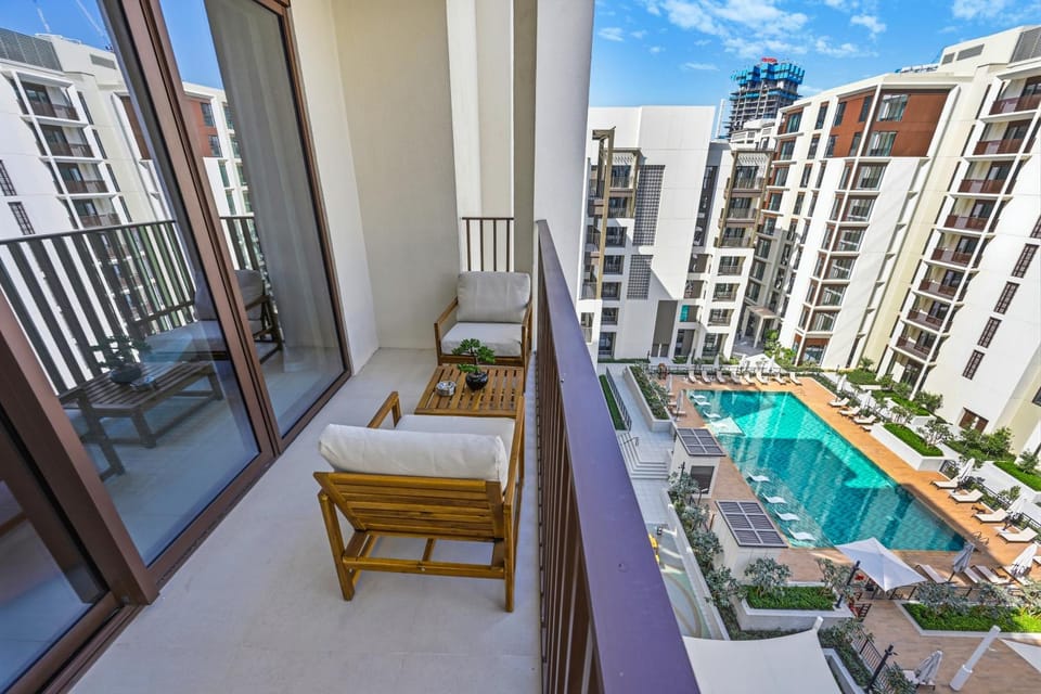 Luxury 1BR Beach Access Creek Beach Apartment in Dubai
