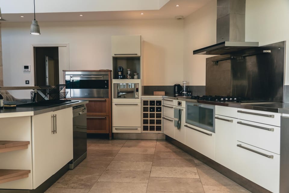 Kitchen or kitchenette, Kitchen or kitchenette