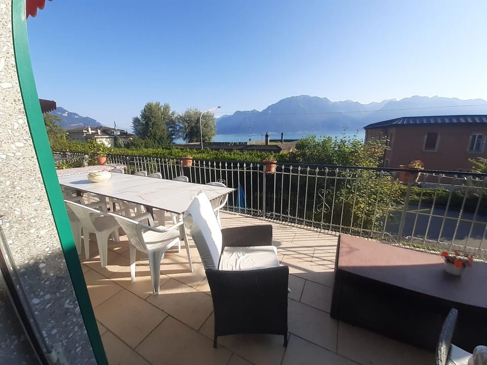 Property building, Spring, Day, View (from property/room), Balcony/Terrace, Garden view, Lake view, Mountain view, furniture