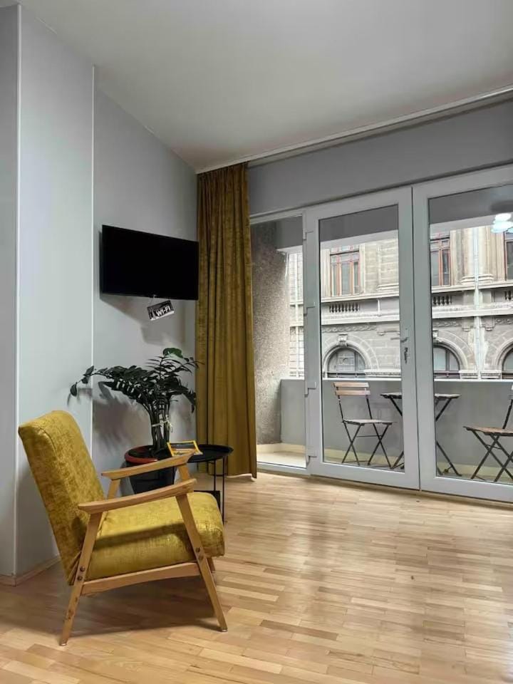 Double Studio near University Square 2 Balconies Apartment in Bucharest