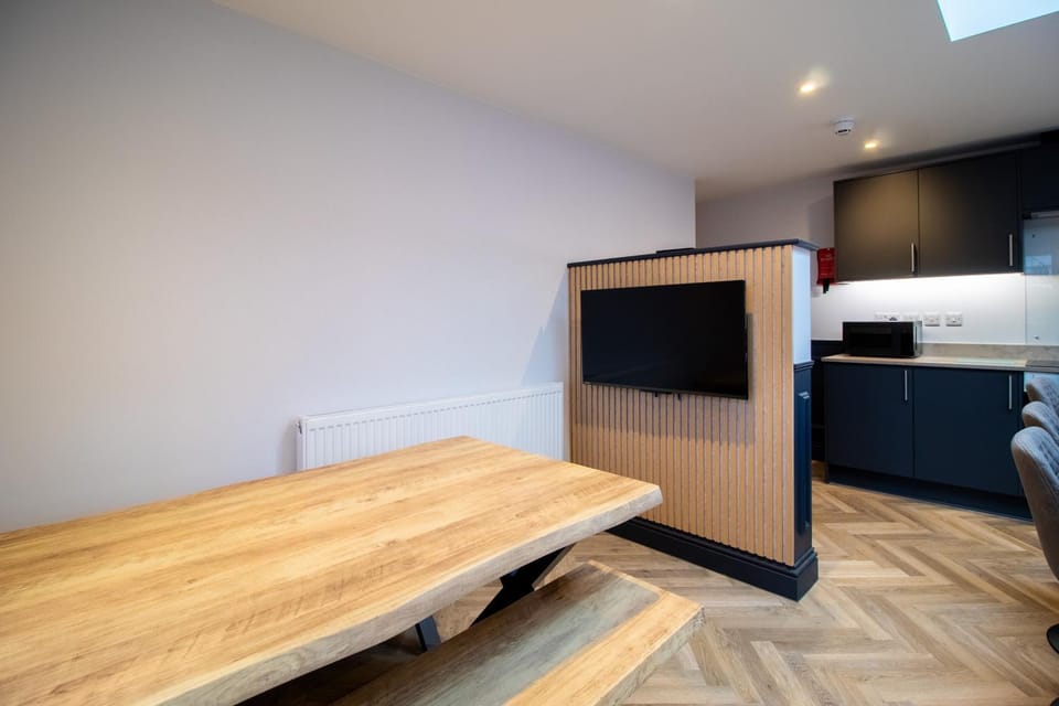 Kitchen or kitchenette, Communal kitchen