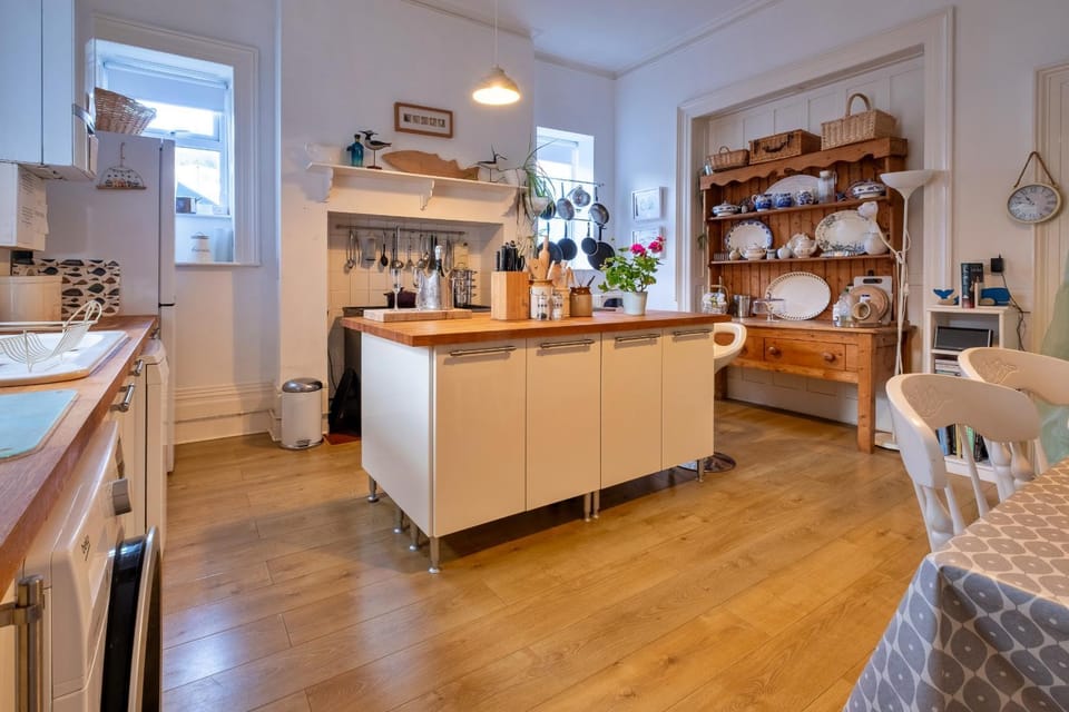 Kitchen or kitchenette, pet friendly