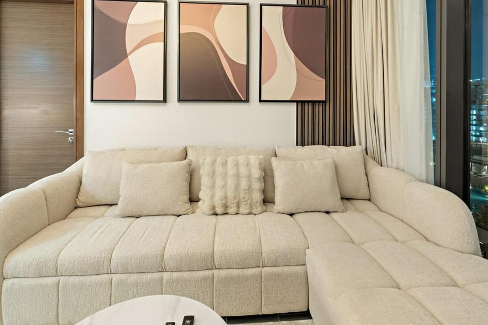FIRST CLASS 2BR Classy Getaway Near Downtown Apartment in Dubai