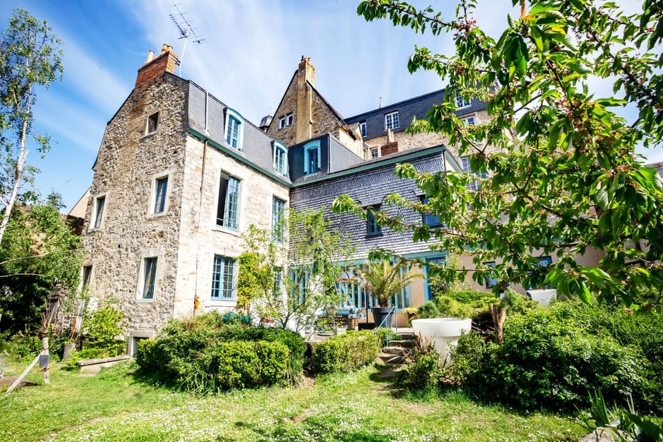 Cité Plantagenêt, Jardin & piscine 24H du Mans House in Le Mans
