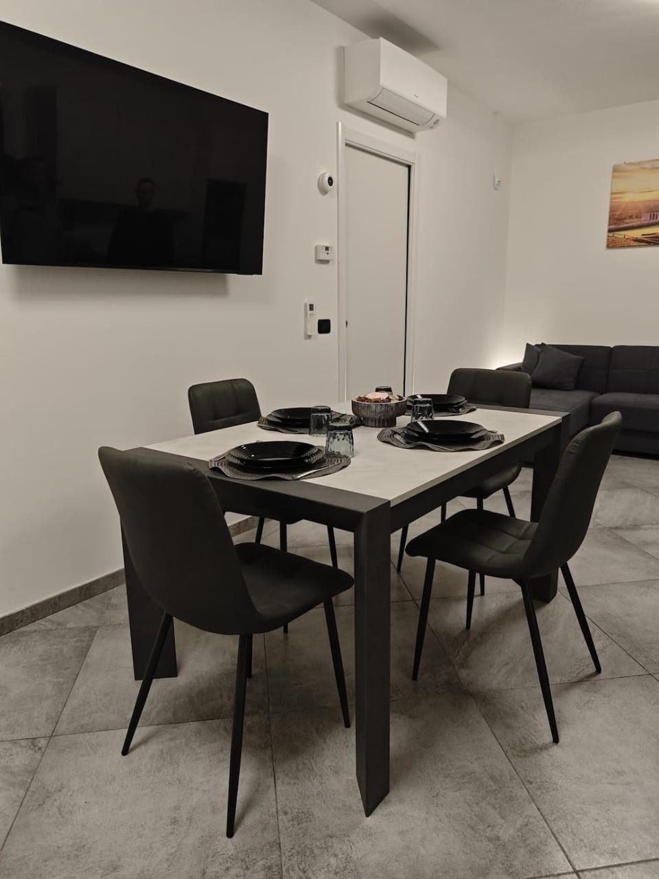 Communal lounge/ TV room