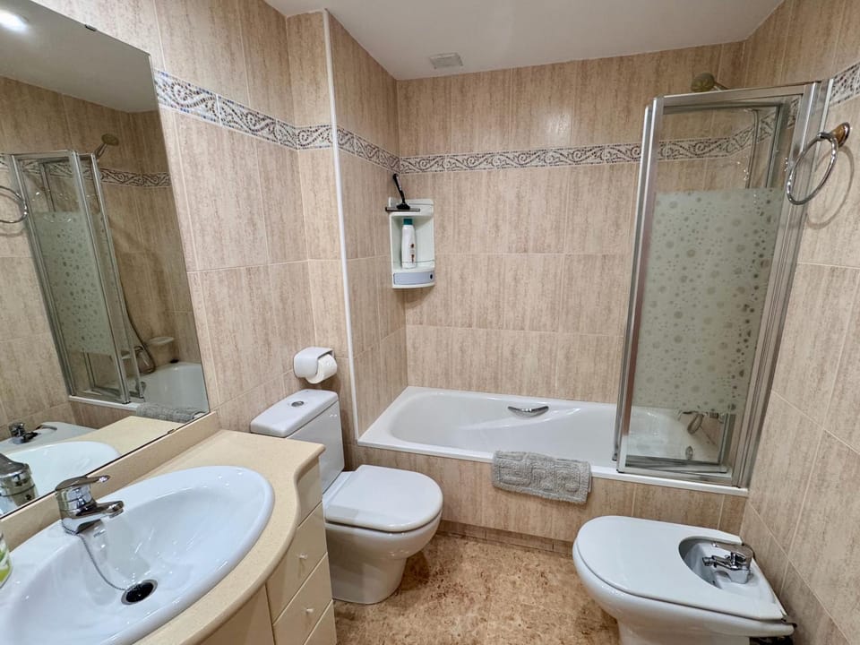 Bathroom, Bath, bidet