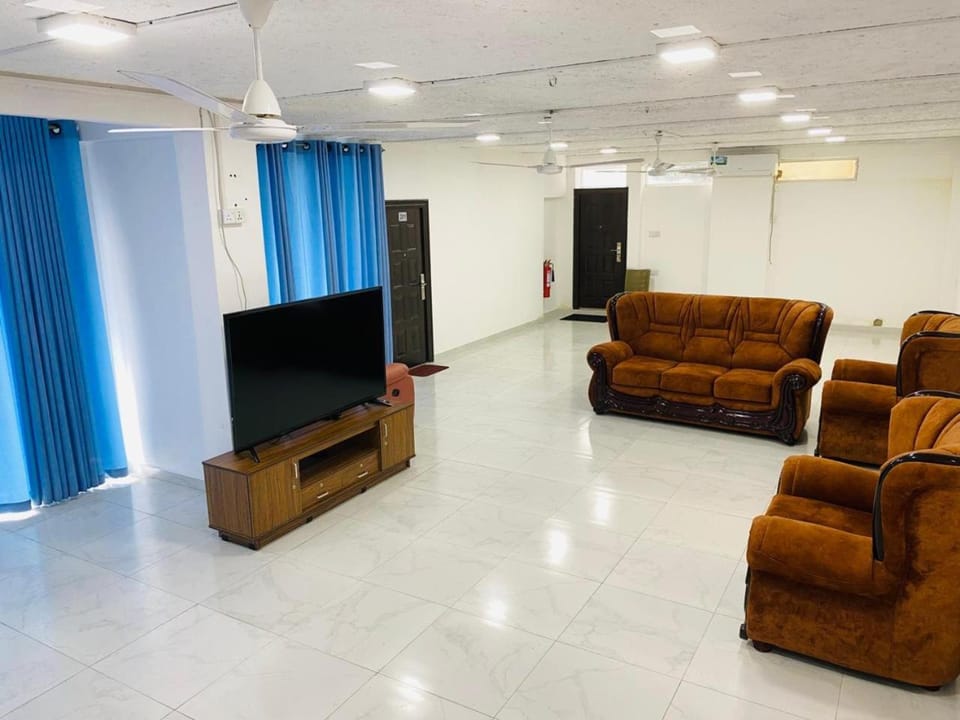 Bird Park Hotels & Restaurants Hotel in Dehiwala-Mount Lavinia