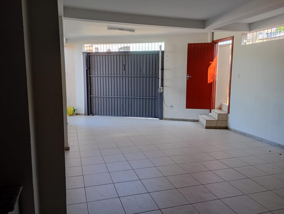 Casa 4 Quartos garagem 3 carros, churrasqueira e ar condicionado, Villa in São José