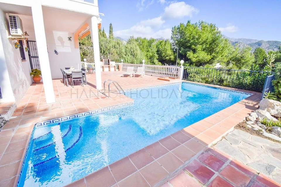 Villa Alegria, Frigiliana Luxury Villa with easy access, private pool and parking HansOnHoliday Rentals Villa in Axarquía