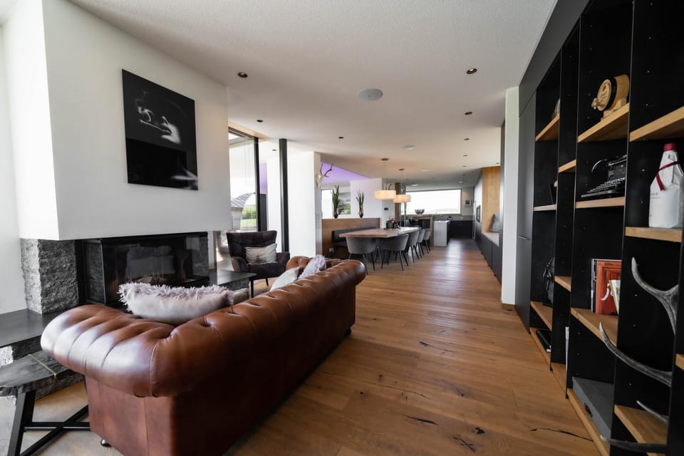 Communal lounge/ TV room, fireplace