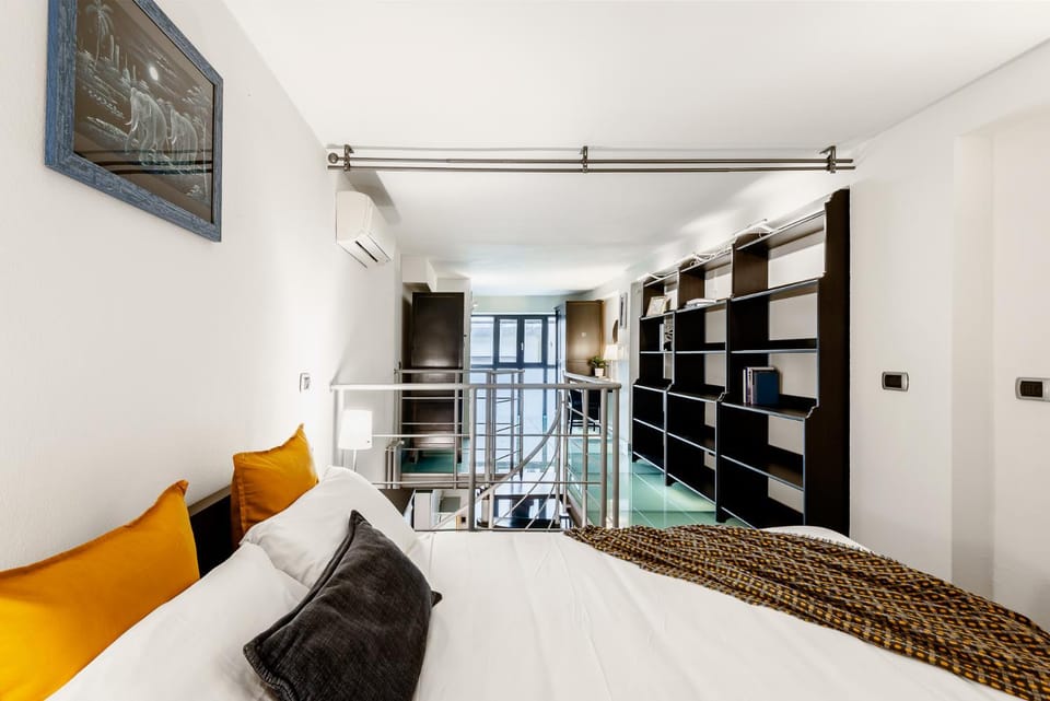 Bed, Photo of the whole room