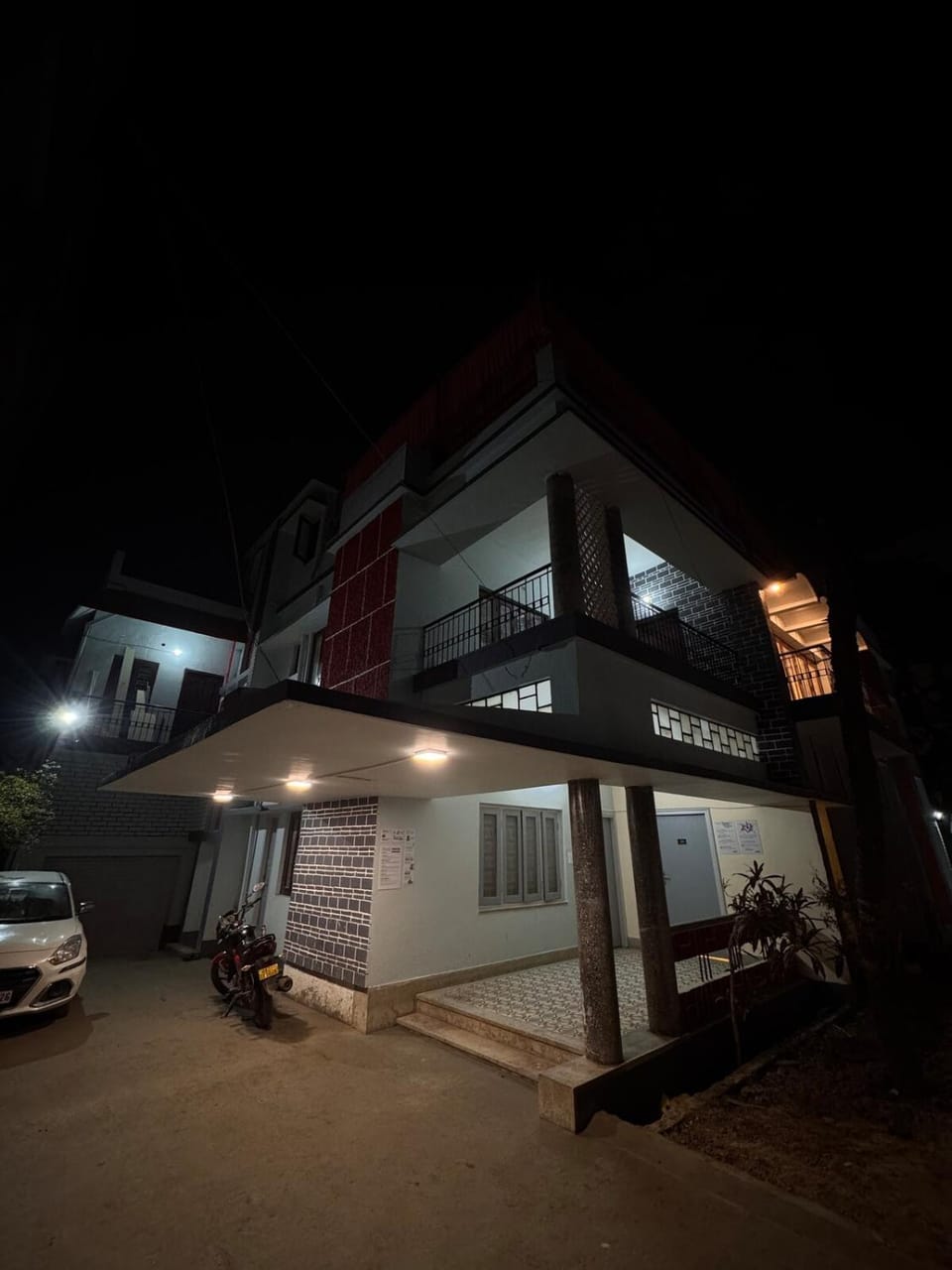 Luxury Living in Patliputra Villa 3 and Half BHK, 8 Beds Villa in India