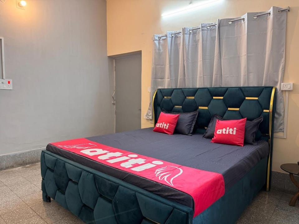 Luxury Living in Patliputra Villa 3 and Half BHK, 8 Beds Villa in India
