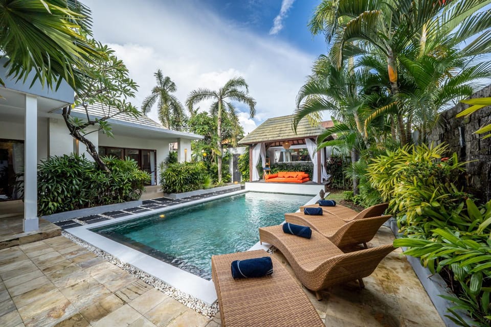 Patio, Spring, Day, Natural landscape, Garden, Garden, Balcony/Terrace, Garden view, Pool view, Swimming pool, Swimming pool, sunbed