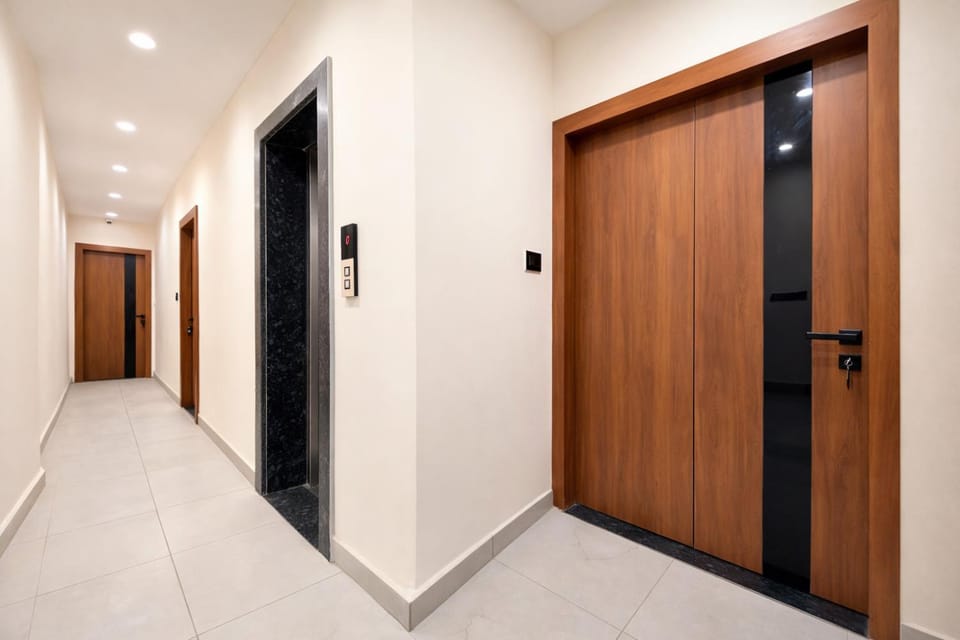 Lobby or reception, elevator