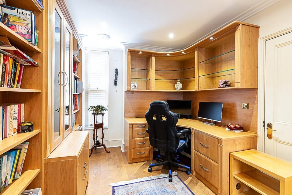 Classic Pimlico Townhouse Bed and Breakfast in City of Westminster
