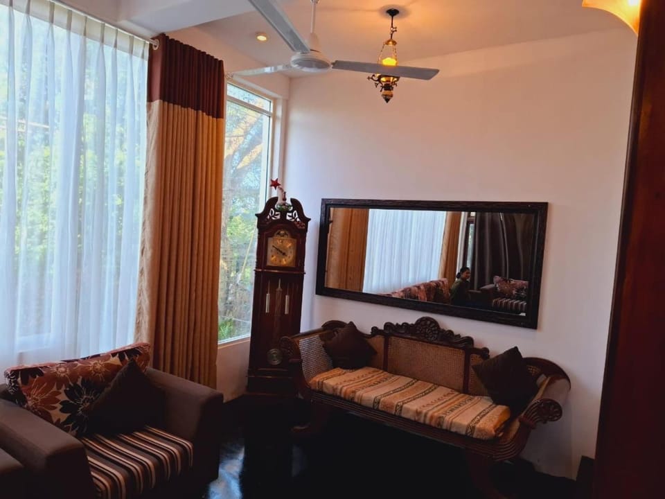 Rock House Villa Vacation rental in Gangawatakorale