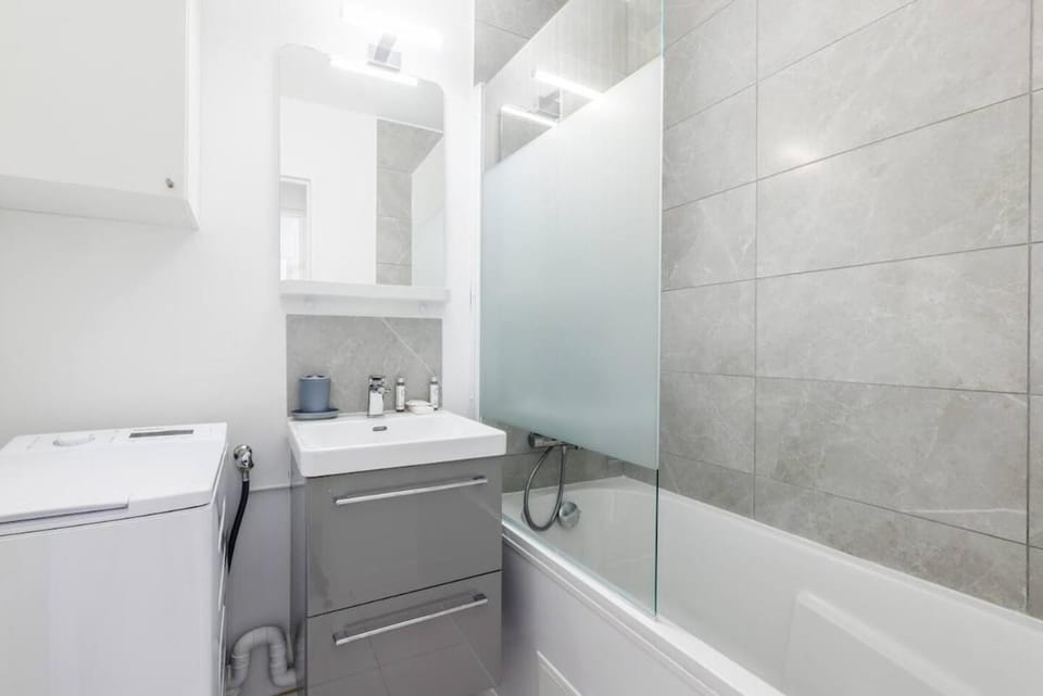 Bright and comfortable 1-bedroom apartment Apartment in Paris