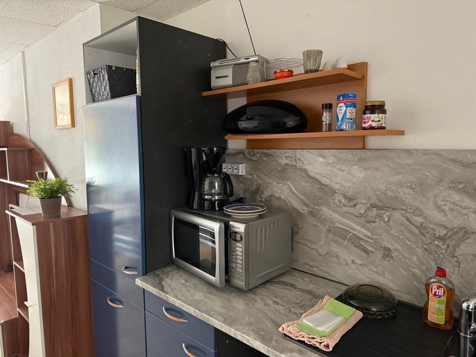 Kitchen or kitchenette, kitchen