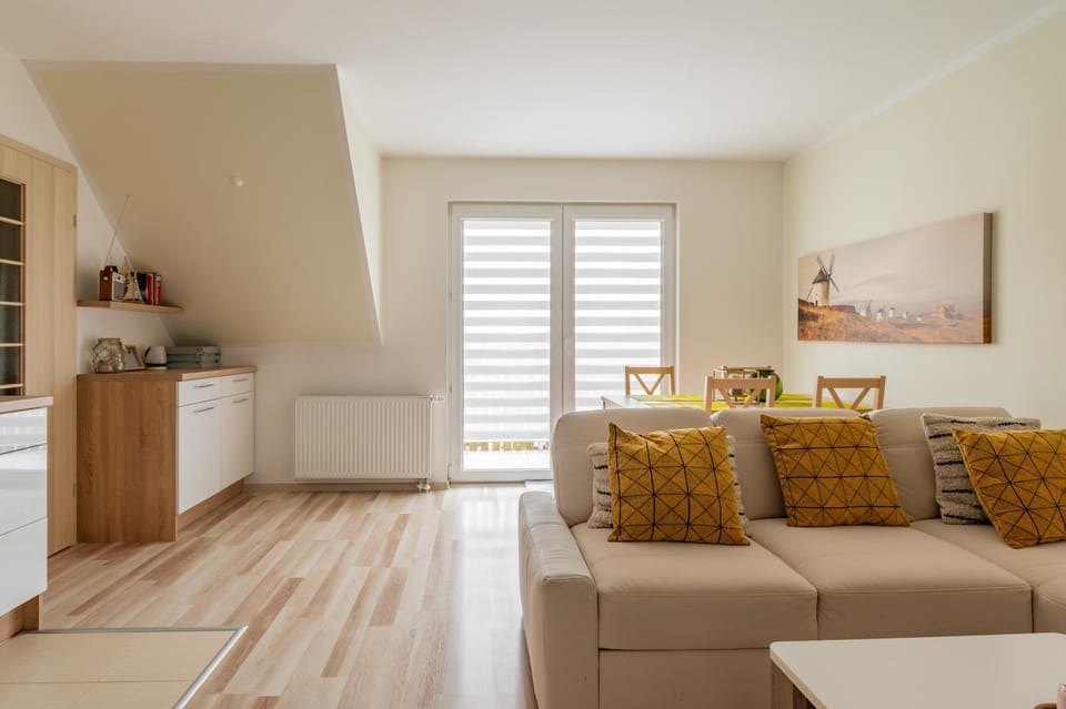 Horyzont Apartamenty- Apartament Malinowy Apartment in West Pomeranian Voivodeship, Poland