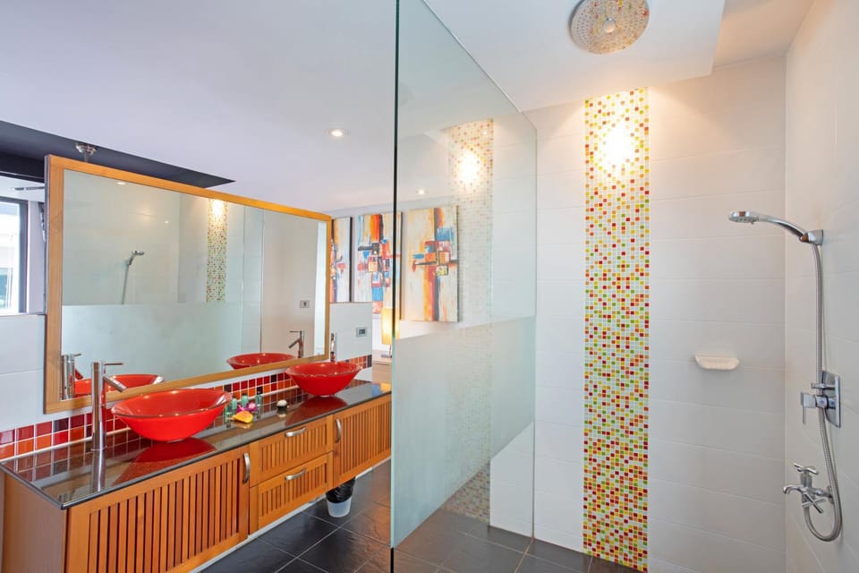 Shower, Bathroom, towels