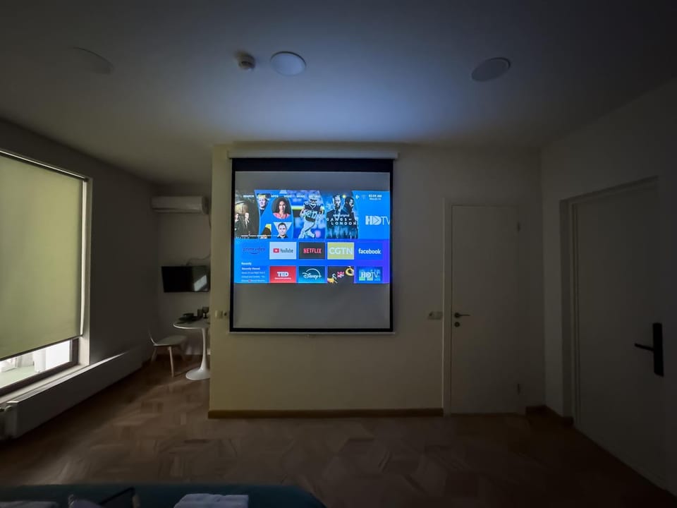 Communal lounge/ TV room, Bed, TV and multimedia, Photo of the whole room, Evening entertainment, Bedroom
