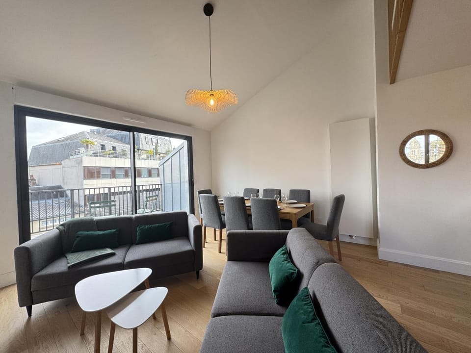 Living room, Dining area