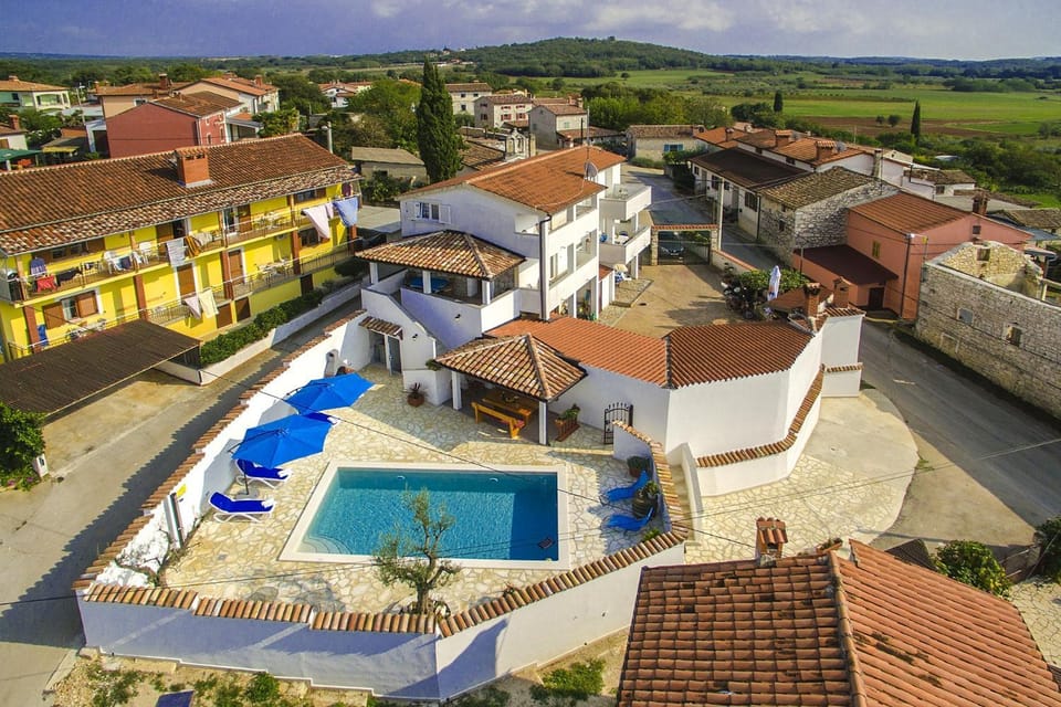 Property building, Swimming pool