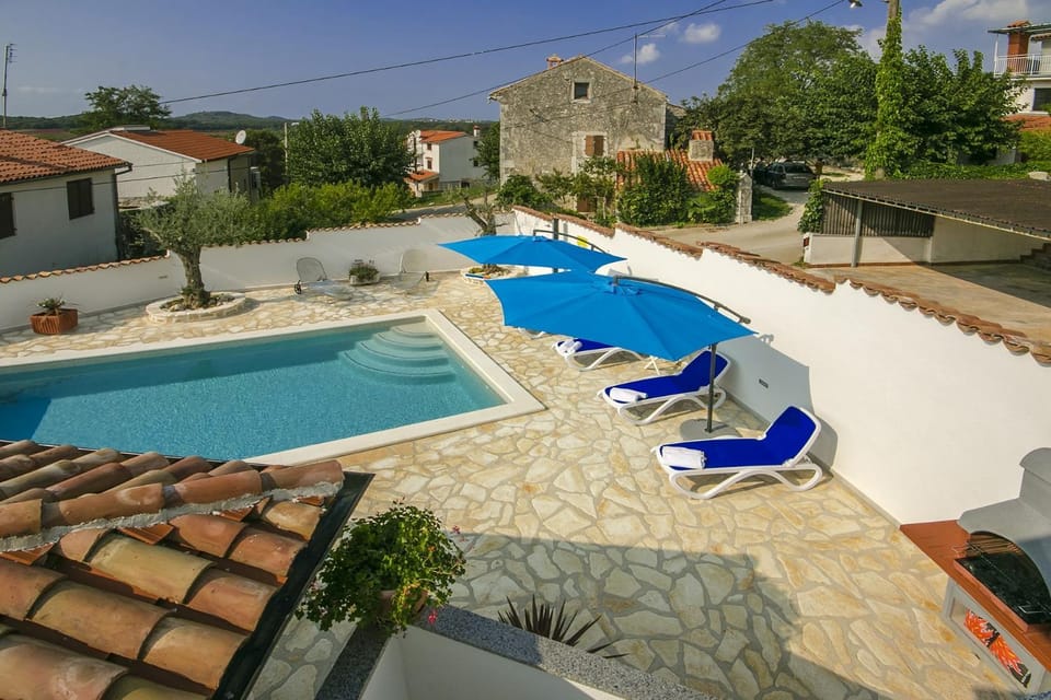 Property building, Swimming pool